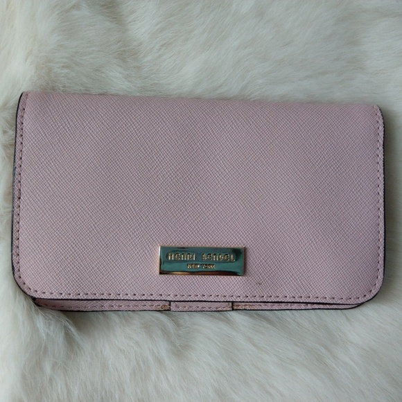NWT Henri Bendel W 57th pale pink mini phone case - Picture 1 of 4